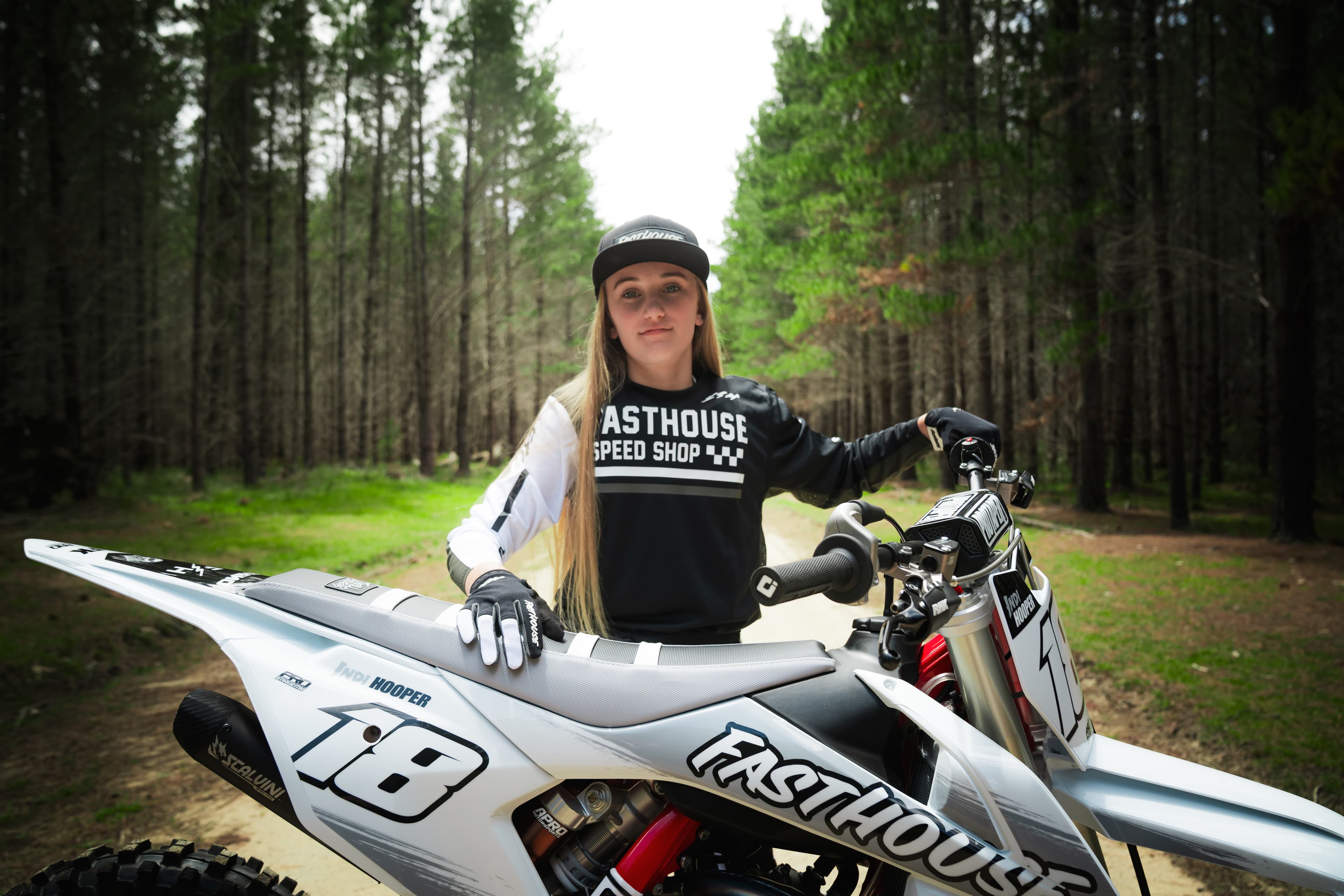 Indi Hooper headshot